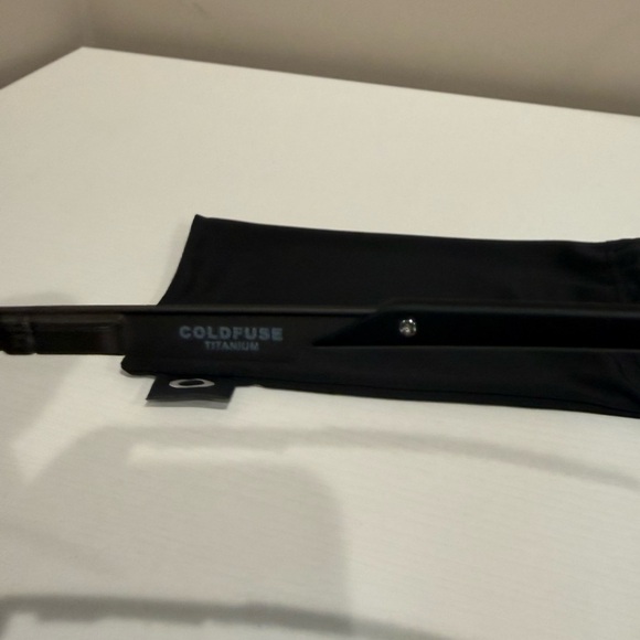 Authentic Oakley Black Sunglasses - Picture 4 of 8